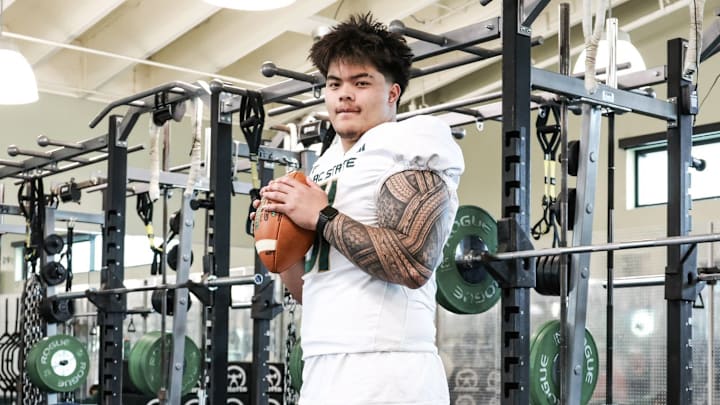 Jon Ioane is a UW defensive line commit athletic enough to play as a  high school quarterback. 