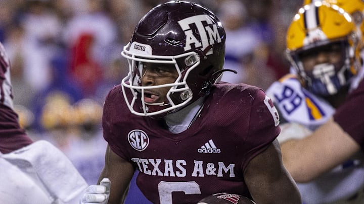 Nov 26, 2022; College Station, Texas, USA; Texas A&M Aggies running back Devon Achane (6) in