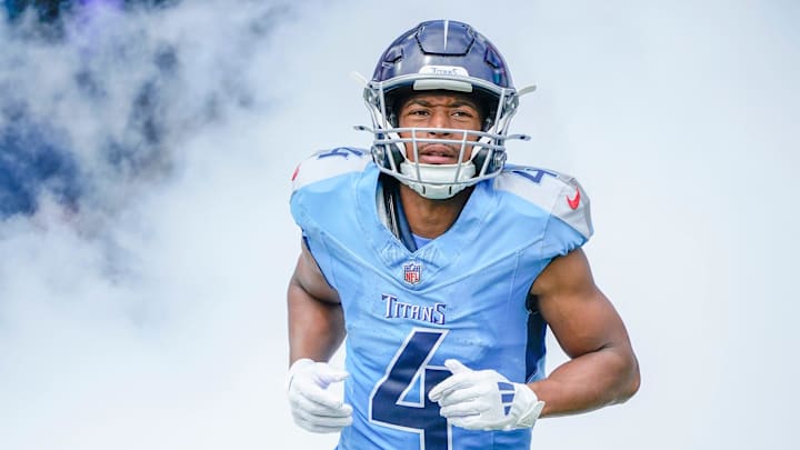 Tennessee Titans wide receiver Tyler Lockett (4) takes the field before the game against the against the Los Angeles Rams at Nissan Stadium in Nashville, Tenn., Sunday, Sept. 14, 2025.