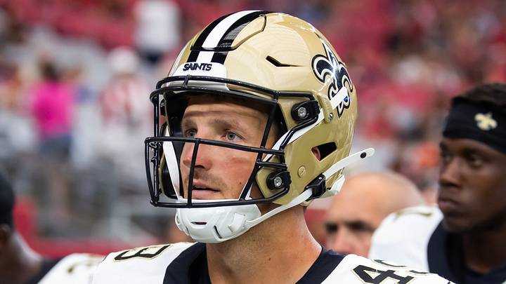 Aug 10, 2024; Glendale, Arizona, USA; New Orleans Saints long snapper Zach Wood (49) against the Arizona Cardinals during a preseason NFL game at State Farm Stadium. Mandatory Credit: Mark J. Rebilas-USA TODAY Sports Aug 10, 2024; Glendale, Arizona, USA; New Orleans Saints long snapper Zach Wood (49) against the Arizona Cardinals during a preseason NFL game at State Farm Stadium. Mandatory Credit: Mark J. Rebilas-USA TODAY Sports