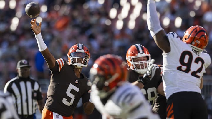 Oct 20, 2024; Cleveland, Ohio, USA; Cleveland Browns quarterback Jameis Winston (5) throws the ball during the fourth quarter against the Cincinnati Bengals at Huntington Bank Field. Mandatory Credit: Scott Galvin-Imagn Images Oct 20, 2024; Cleveland, Ohio, USA; Cleveland Browns quarterback Jameis Winston (5) throws the ball during the fourth quarter against the Cincinnati Bengals at Huntington Bank Field. Mandatory Credit: Scott Galvin-Imagn Images