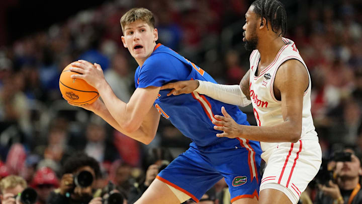 Florida Gators forward Alex Condon (21)