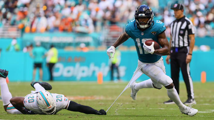 Devin Duvernay cuts to the sidelines after shaking a tackle for Jacksonville last season.