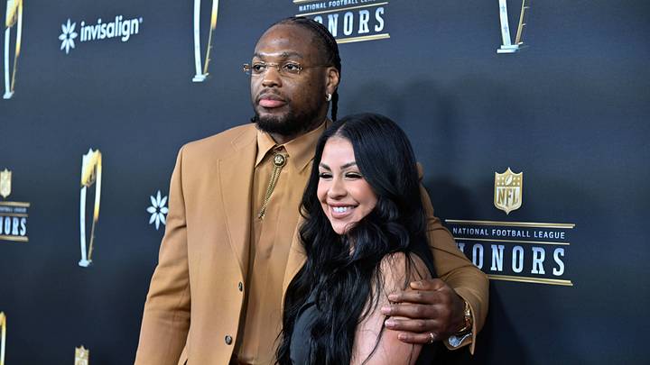 NFL, American Football Herren, USA 2025: NFL Honors Awards Ceremony Red Carpet Event FEB 06 February 6, 2025, New Orleans LA; Derrick Henry and Adrianna Rivas pose on the red carpet before Super Bowl LIX NFL Honors at Saenger Theatre. NFL, American Football Herren, USA 2025: NFL Honors Awards Ceremony Red Carpet Event FEB 06 February 6, 2025, New Orleans LA; Derrick Henry and Adrianna Rivas pose on the red carpet before Super Bowl LIX NFL Honors at Saenger Theatre.