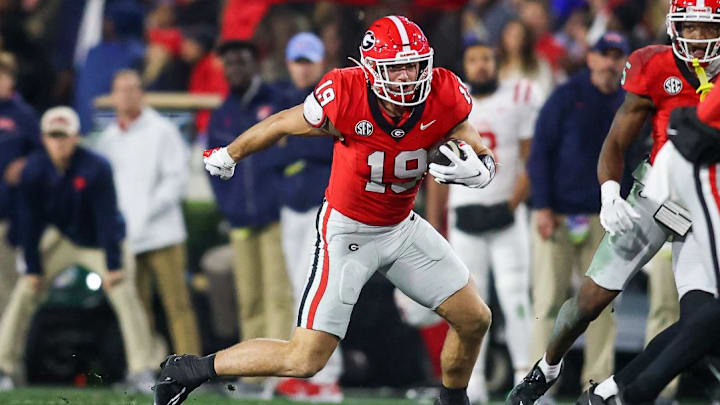 Nov 11, 2023; Athens, Georgia, USA; Georgia Bulldogs tight end Brock Bowers (19) runs after a catch