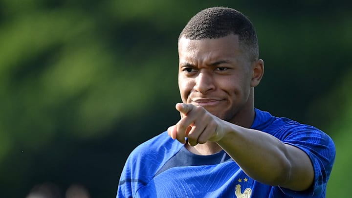 Les joueurs du Real essayent de charmer l'attaquant français