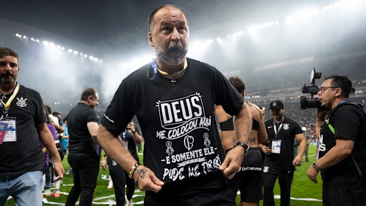 Augusto Melo convive com bastidores tumultuados desde que assumiu a Presidência