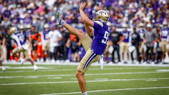 Hunter Green shows off his punting flexibility. Hunter Green shows off his punting flexibility.