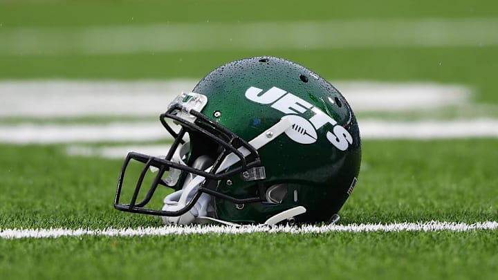 Dec 29, 2019; Orchard Park, New York, USA; General view of a New York Jets helmet prior to the game against the Buffalo Bills at New Era Field. Mandatory Credit: Rich Barnes-Imagn Images Dec 29, 2019; Orchard Park, New York, USA; General view of a New York Jets helmet prior to the game against the Buffalo Bills at New Era Field. Mandatory Credit: Rich Barnes-Imagn Images