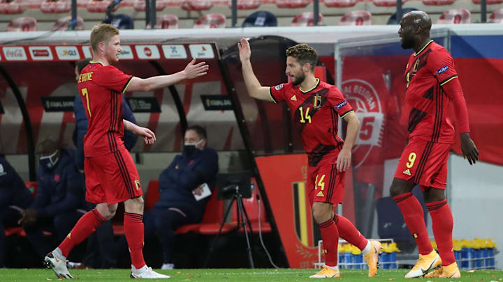 Dries Mertens (Mitte) reißt den Schnitt bei Belgien nach oben