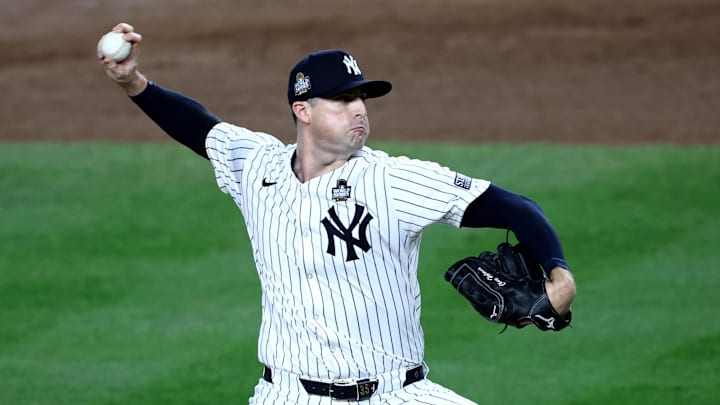 New York Yankees pitcher Clay Holmes throws during the seventh inning against the Los Angeles Dodgers.