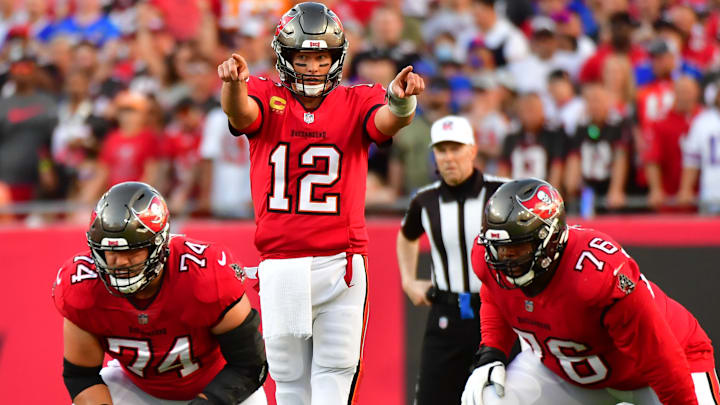 Tom Brady ocupa el primer lugar en pases completos en la historia