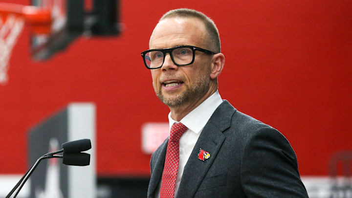 Louisville Basketball coach Pat Kelsey