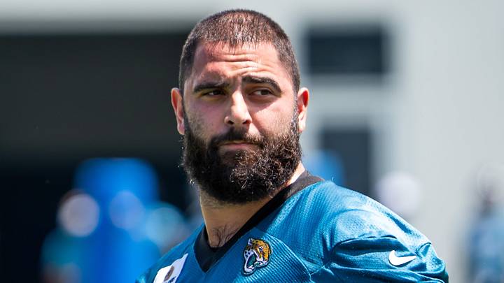Jacksonville Jaguars guard Patrick Mekari (65) takes a breather during the fourth organized team activity at the Miller Electric Center in Jacksonville, Fla. Tuesday, May 27, 2025. [Doug Engle/Florida Times-Union]
