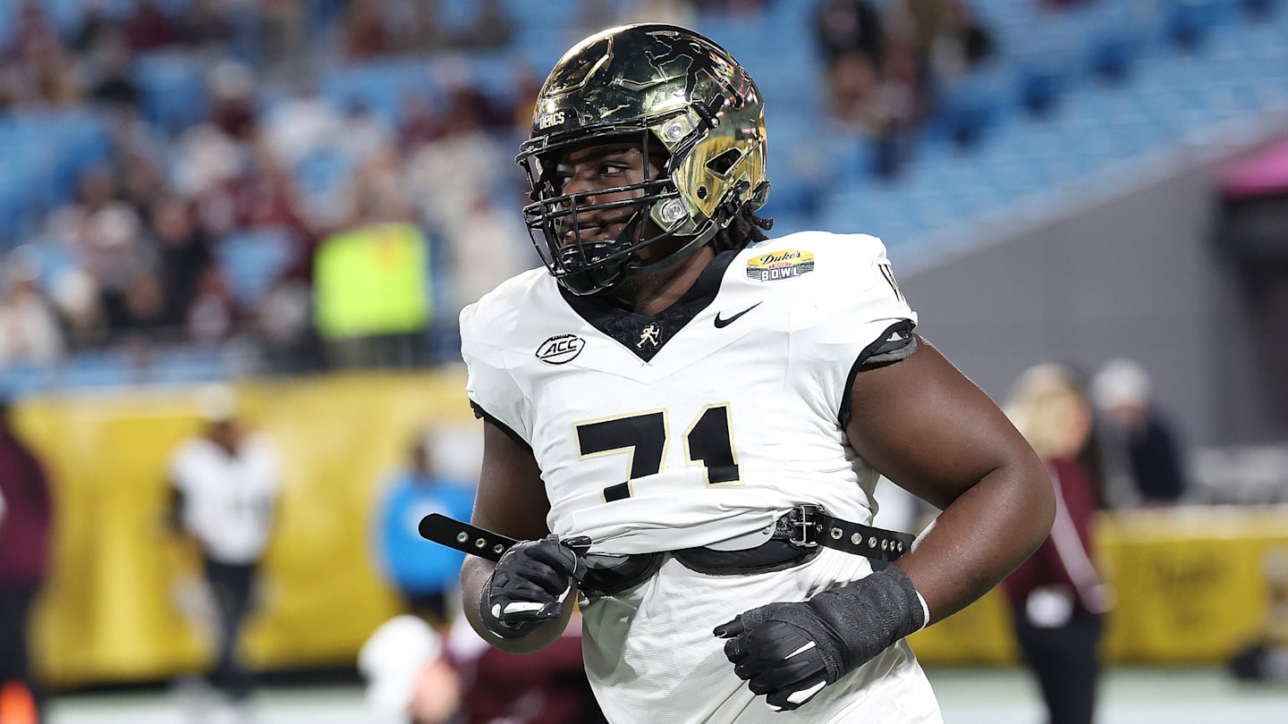 Texas pulls off massive portal win with commitment from a top OT target