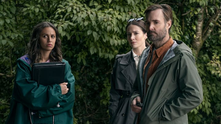 Bodkin. (L to R) Robyn Cara as Emmy Sizergh, Siobhán Cullen as Dove, Will Forte as Gilbert Power in episode 102 of Bodkin. Cr. Enda Bowe/Netflix © 2024
