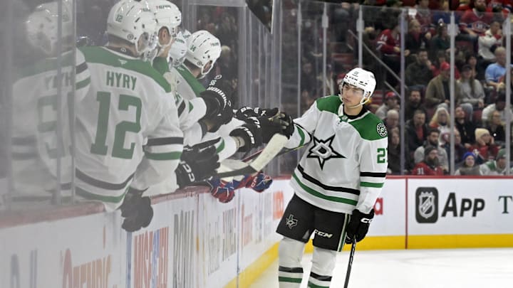 Jan 11, 2025; Montreal, Quebec, CAN; Dallas Stars forward Jason Robertson (21) celebrates with teammates after scoring a goal against the Montreal Canadiens during the shootout period at the Bell Centre. Mandatory Credit: Eric Bolte-Imagn Images