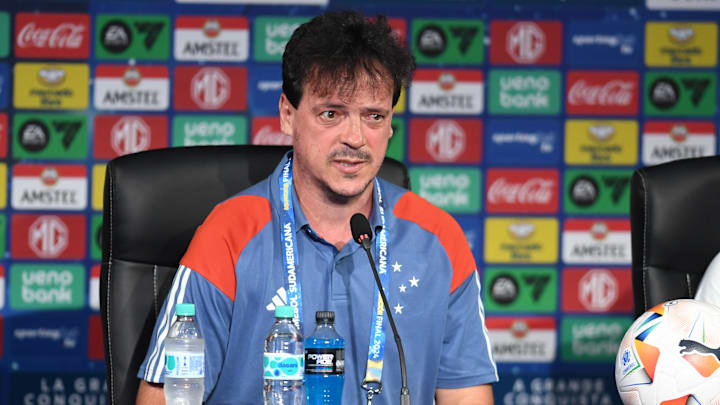 Fernando Diniz tem dúvida no meio-campo do Cruzeiro