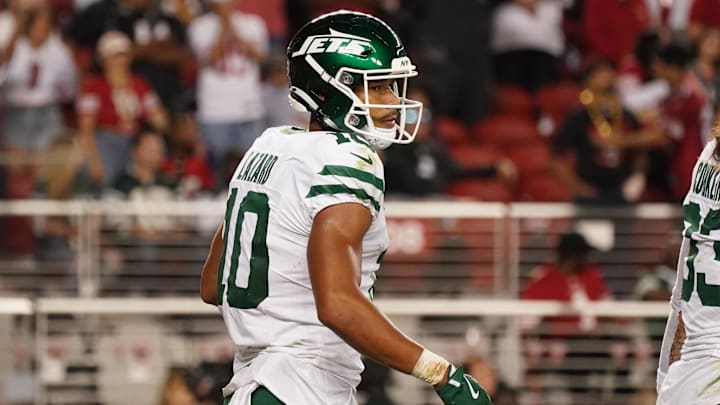 Sep 9, 2024; Santa Clara, California, USA; New York Jets wide receiver Allen Lazard (10) scores a touchdown in the fourth quarter against the San Francisco 49ers at Levi's Stadium. Sep 9, 2024; Santa Clara, California, USA; New York Jets wide receiver Allen Lazard (10) scores a touchdown in the fourth quarter against the San Francisco 49ers at Levi's Stadium.