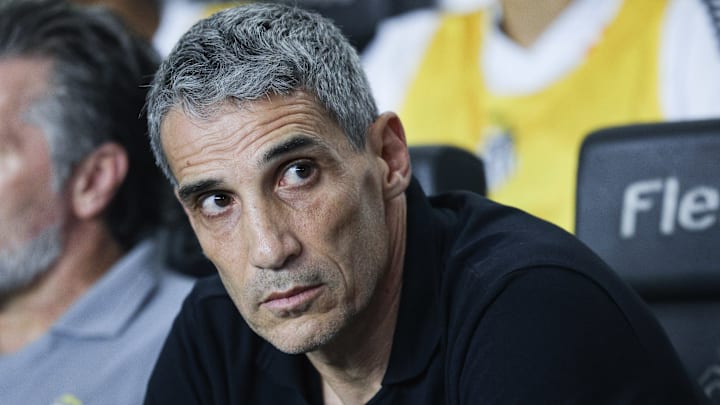 Vojvoda espera um novo zagueiro para o elenco do Santos 