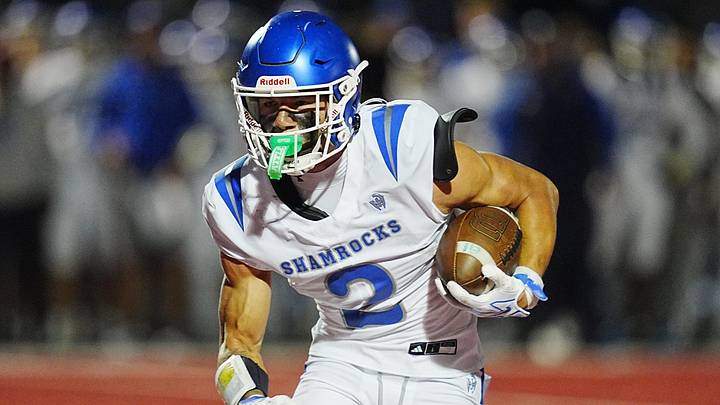 Detroit Catholic Central Shamrocks Gideon Gash (2) runs for yards against Orchard Lake St. Mary's at Orchard Lake St. Mary’s in Orchard Lake, Friday, October 9, 2026. Detroit Catholic Central Shamrocks Gideon Gash (2) runs for yards against Orchard Lake St. Mary's at Orchard Lake St. Mary’s in Orchard Lake, Friday, October 9, 2026.