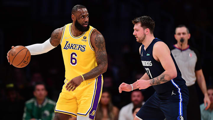 Lakers y Mavericks chocarían en navidad de 2022