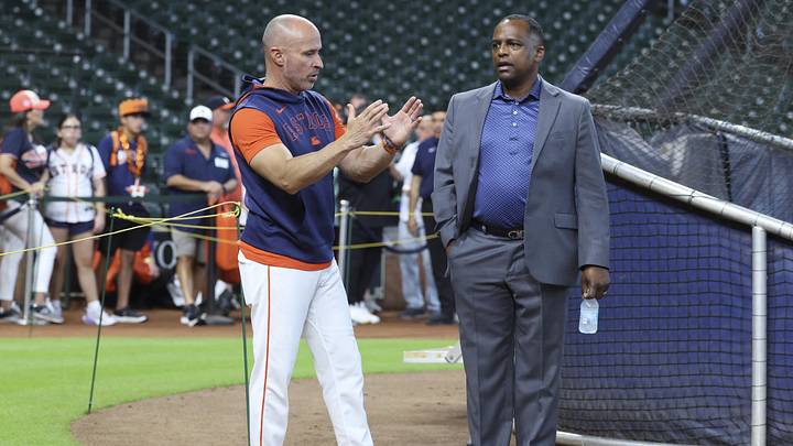 Jun 28, 2025; Houston, Texas, USA; Houston Astros manager Joe Espada (left) and general manager Dana Brown (right) talk on the field before the game against the Chicago Cubs at Daikin Park. Mandatory Credit: Troy Taormina-Imagn Images Jun 28, 2025; Houston, Texas, USA; Houston Astros manager Joe Espada (left) and general manager Dana Brown (right) talk on the field before the game against the Chicago Cubs at Daikin Park. Mandatory Credit: Troy Taormina-Imagn Images