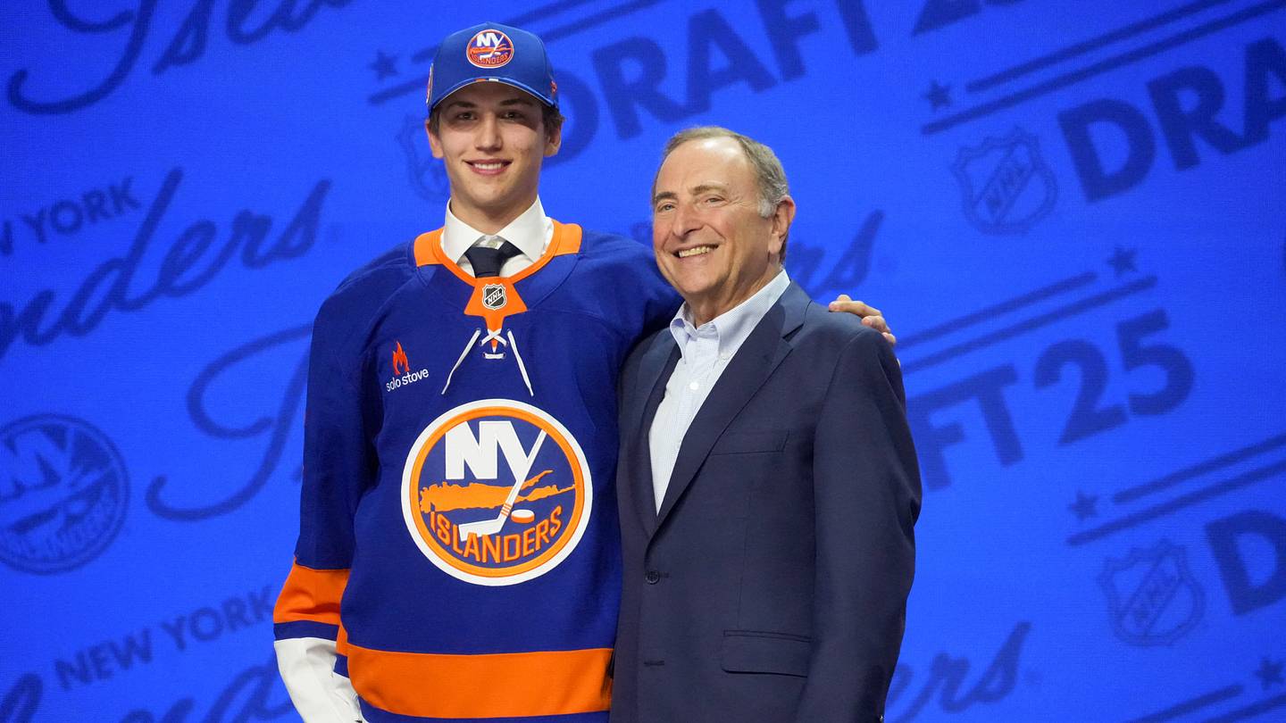 NY Islanders Unveil Jersey Number for Victor Eklund