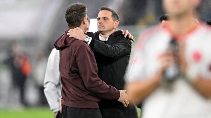 Joti Chatzialexiou umarmt Miroslav Klose Joti Chatzialexiou umarmt Miroslav Klose