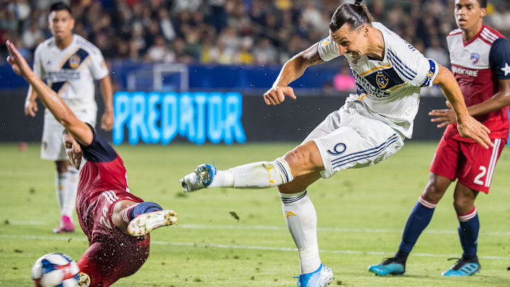 FC Dallas v Los Angeles Galaxy