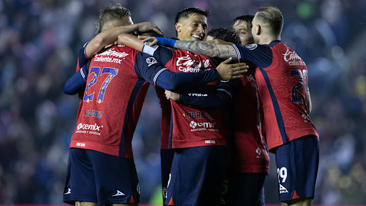 Cruz Azul sigue intratable en la Liga MX al llevar 13 victorias, un empate y una derrota