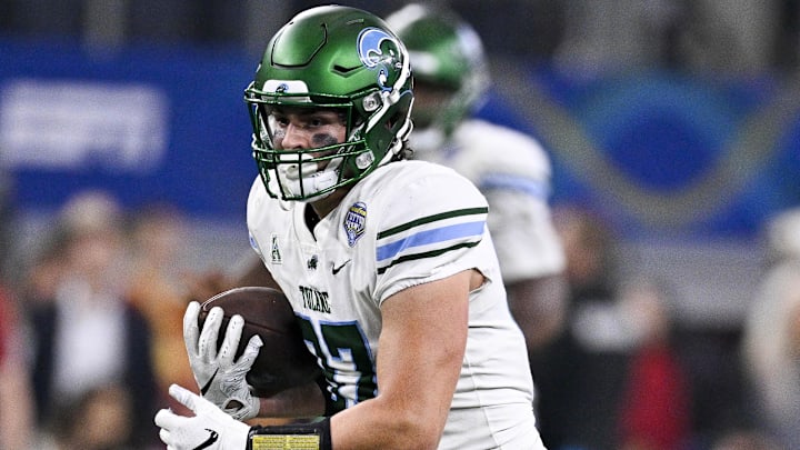 Jan 2, 2023; Arlington, Texas, USA; Tulane Green Wave tight end Alex Bauman (87) in action during the game between the USC Trojans and the Tulane Green Wave in the 2023 Cotton Bowl at AT&T Stadium
