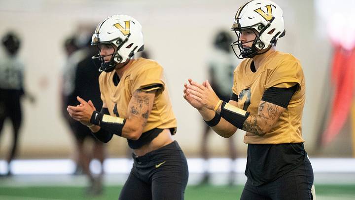 Blaze Berlowitz may be Vanderbilt's QB1 now, but Jared Curtis could take that job by Week 4 when the Dores visit Auburn