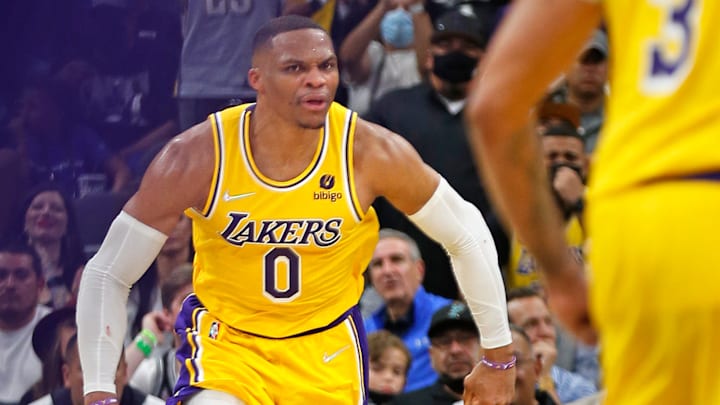 Russell Westbrook tuvo una destacada actuación ante los Spurs en victoria de Lakers