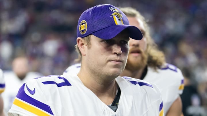 Minnesota Vikings punter Ryan Wright (17) 