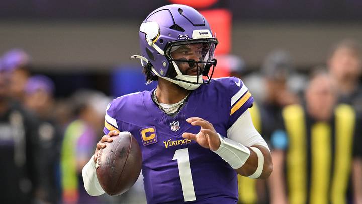 Oct 25, 2026; Minneapolis, Minnesota, USA; Minnesota Vikings quarterback Kyler Murray (1) drops back to pass against the Indianapolis Colts in the first half at U.S. Bank Stadium. Mandatory Credit: Jeffrey Becker-Imagn Images Oct 25, 2026; Minneapolis, Minnesota, USA; Minnesota Vikings quarterback Kyler Murray (1) drops back to pass against the Indianapolis Colts in the first half at U.S. Bank Stadium. Mandatory Credit: Jeffrey Becker-Imagn Images