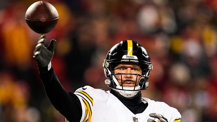 Former Pittsburgh Steelers quarterback Ben Roethlisberger throws a ball during a game in 2022.