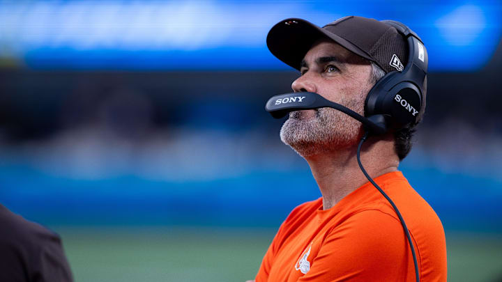 Aug 8, 2025; Charlotte, North Carolina, USA; Cleveland Browns head coach Kevin Stefanski looks at the scoreboard during the second quarter against the Carolina Panthers at Bank of America Stadium. Mandatory Credit: Scott Kinser-The USAToday Network via Imagn Images Aug 8, 2025; Charlotte, North Carolina, USA; Cleveland Browns head coach Kevin Stefanski looks at the scoreboard during the second quarter against the Carolina Panthers at Bank of America Stadium. Mandatory Credit: Scott Kinser-The USAToday Network via Imagn Images