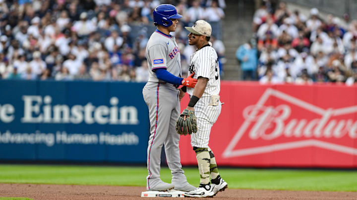 May 16, 2025; Bronx, New York, USA; New York Mets outfielder Juan Soto (22) interacts with New York Yankees second baseman Jorbit Vivas (90) during the first inning at Yankee Stadium. Mandatory Credit: John Jones-Imagn Images May 16, 2025; Bronx, New York, USA; New York Mets outfielder Juan Soto (22) interacts with New York Yankees second baseman Jorbit Vivas (90) during the first inning at Yankee Stadium. Mandatory Credit: John Jones-Imagn Images