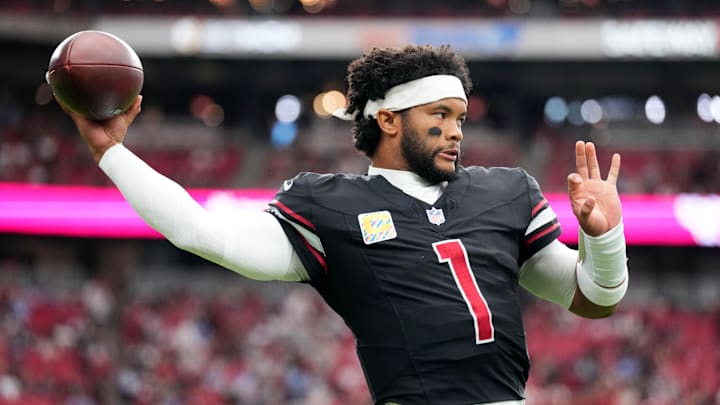 Arizona Cardinals quarterback Kyler Murray (1) warms up before their game against the Tennessee Titans at State Farm Stadium. 