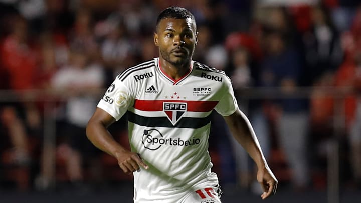 Camisa 10 se machucou logo no começo do jogo do fim de semana contra o Fortaleza Camisa 10 se machucou logo no começo do jogo do fim de semana contra o Fortaleza