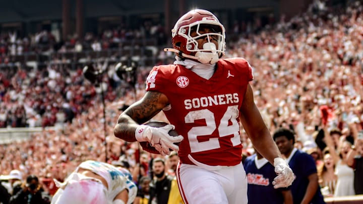 Oklahoma running back Xavier Robinson