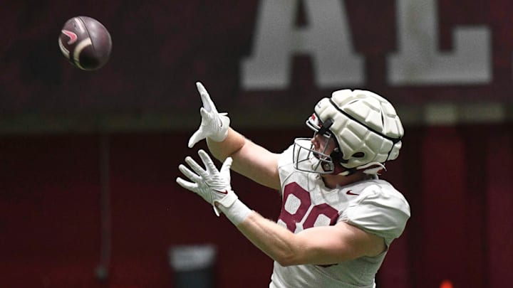 April 9, 2024; Tuscaloosa, Alabama, USA; Alabama tight end Ty Lockwood (89) catches a pass during practice in the Hank Crisp Indoor Practice Facility at the University of Alabama. April 9, 2024; Tuscaloosa, Alabama, USA; Alabama tight end Ty Lockwood (89) catches a pass during practice in the Hank Crisp Indoor Practice Facility at the University of Alabama.