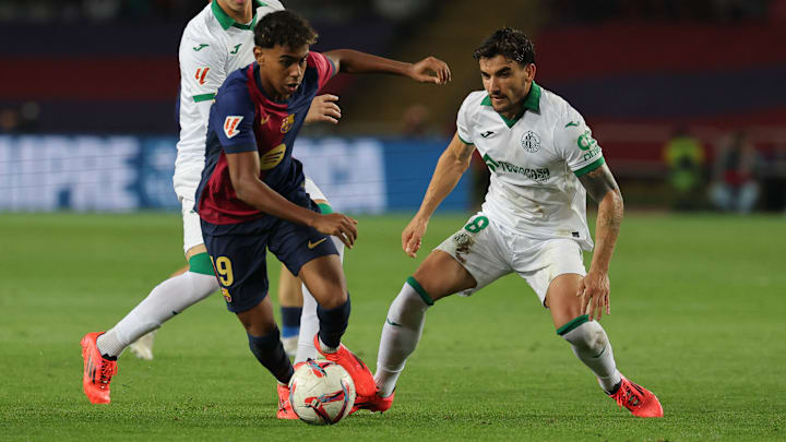 Lamine Yamal soma nove gols e 12 assistências pelo Barça na temporada