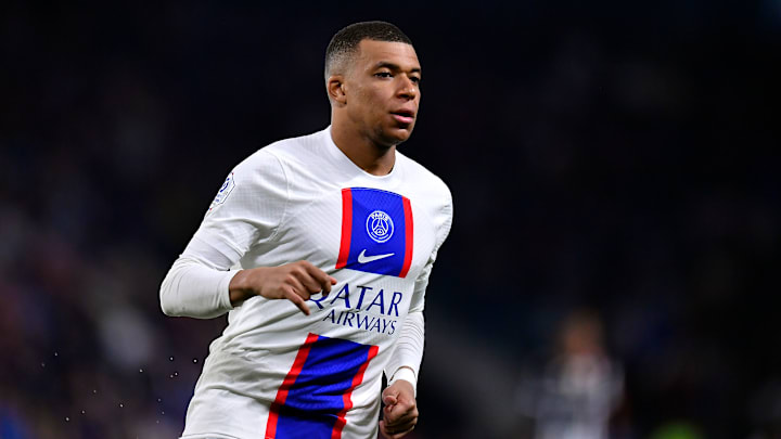 Kylian Mbappe sous la tunique du PSG.