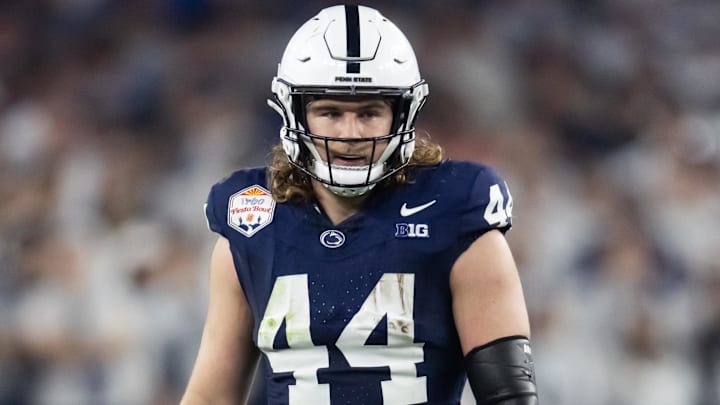 Dec 31, 2024; Glendale, AZ, USA; Penn State Nittany Lions tight end Tyler Warren (44) against the Boise State Broncos in the Fiesta Bowl at State Farm Stadium. Mandatory Credit: Mark J. Rebilas-Imagn Images Dec 31, 2024; Glendale, AZ, USA; Penn State Nittany Lions tight end Tyler Warren (44) against the Boise State Broncos in the Fiesta Bowl at State Farm Stadium. Mandatory Credit: Mark J. Rebilas-Imagn Images