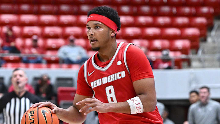 New Mexico Lobos guard Chris Howell (8).