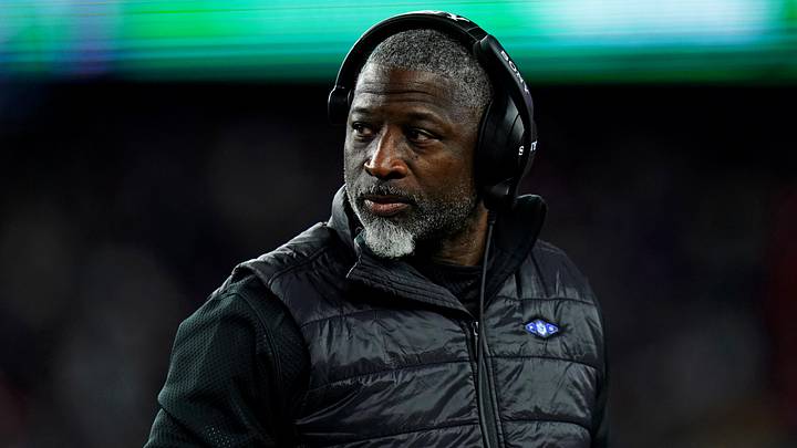 New York Jets head coach Aaron Glenn looks on during the second half against the New England Patriots at Gillette Stadium. New York Jets head coach Aaron Glenn looks on during the second half against the New England Patriots at Gillette Stadium.