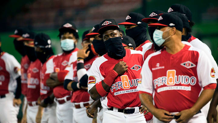 Escogido recibe esta tarde la visita de Tigres del Licey