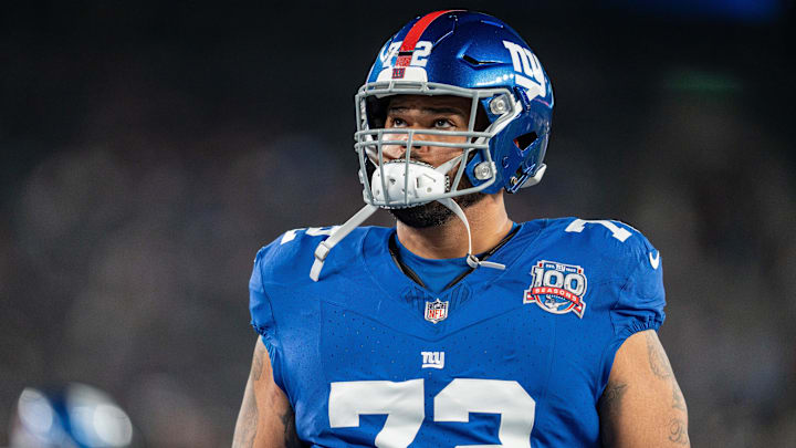 New York Giants - guard Jermaine Eluemunor